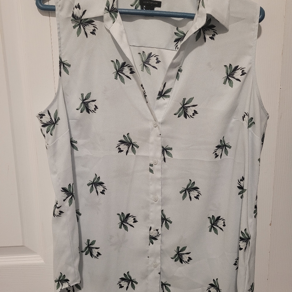 Ann Taylor floral sleeveless blouse